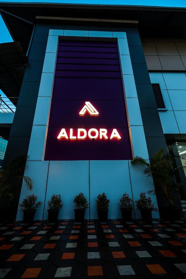 Hotel Aldora Airport Residency Nedumbassery Exterior foto